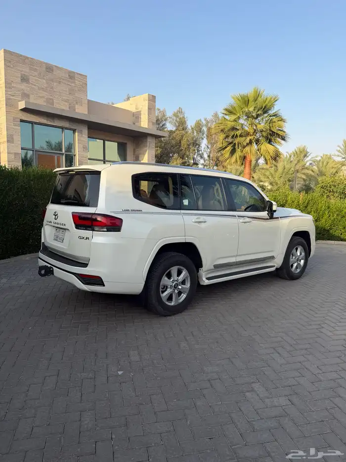 (تم البيع) لاندكروزر جكسار L2 ديزل 2022 8