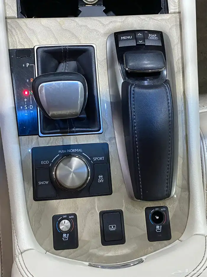 لكزس LS460 المديل 2014 العدد 210 الف 17