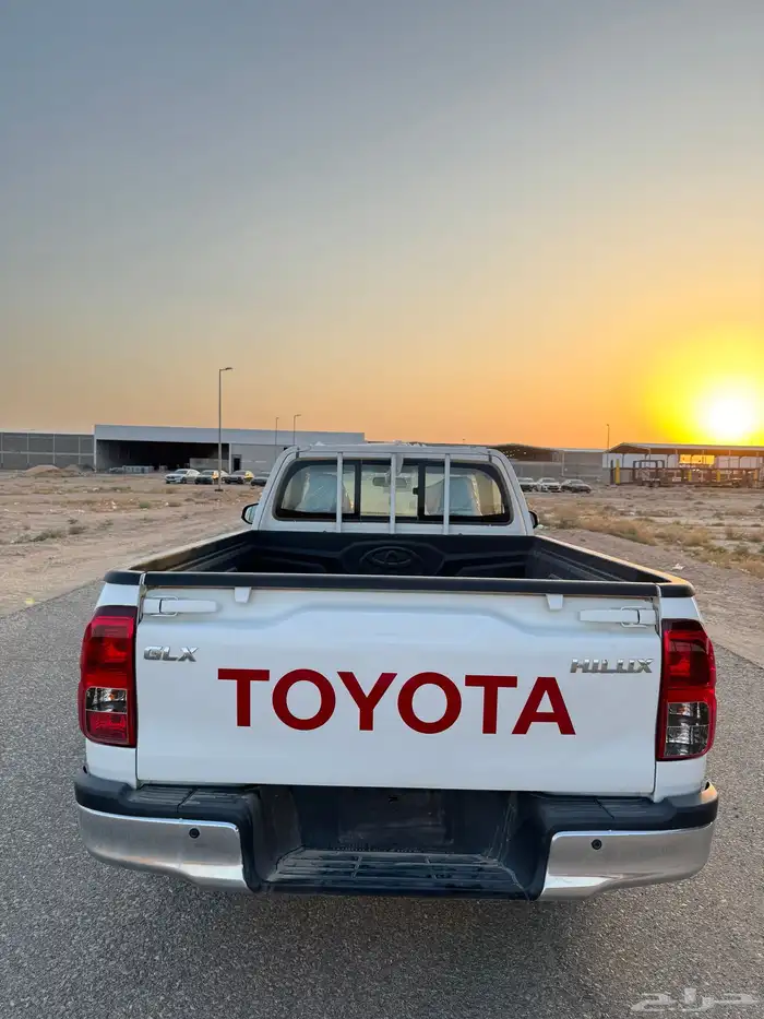 هايلوكس غماره 2023 فل كامل اصفار 11