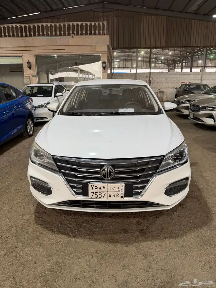 مجموعة من 10 سيارات MG 5 موديل 2023 السعر من 26000 الف 2