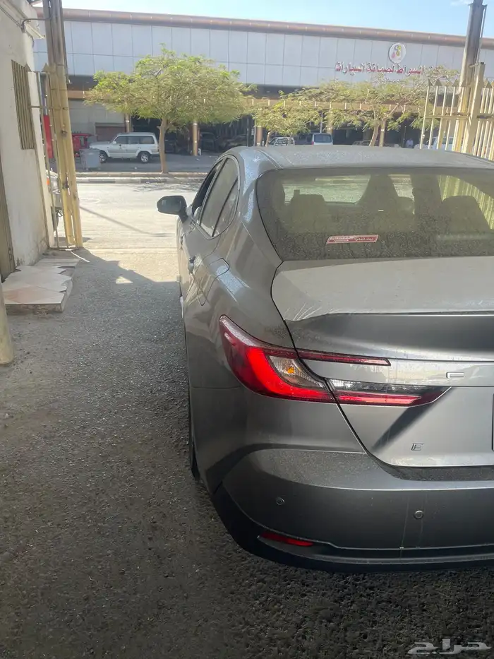كامري رمادي 2025 اصفار E 2