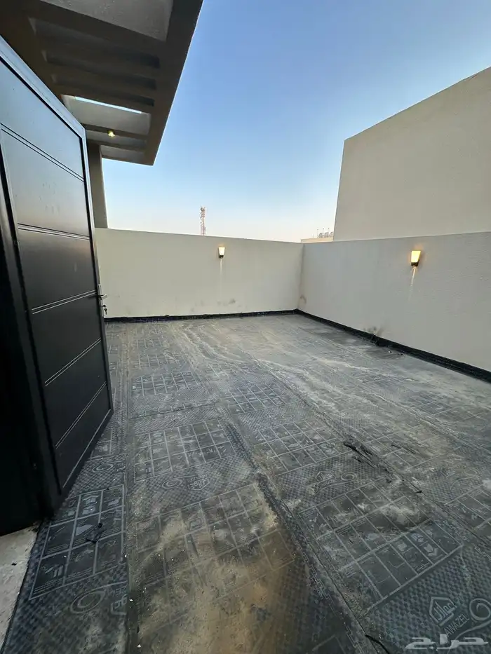 للبيع شقق علوية مع ملاحق حي حسام مكتمل الخدمات 15