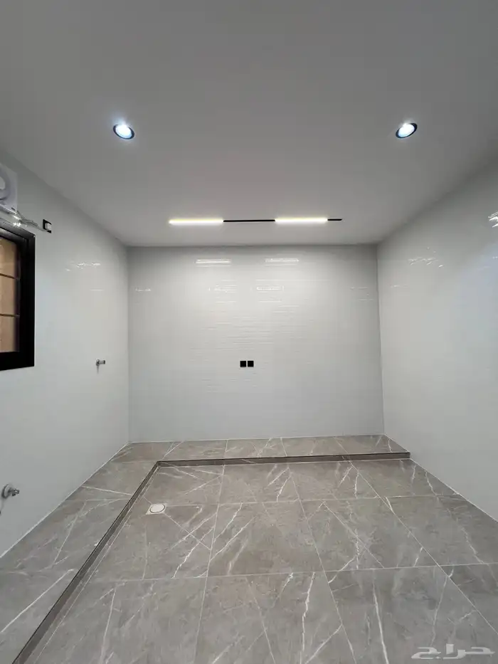 للبيع شقه حي الريان 7