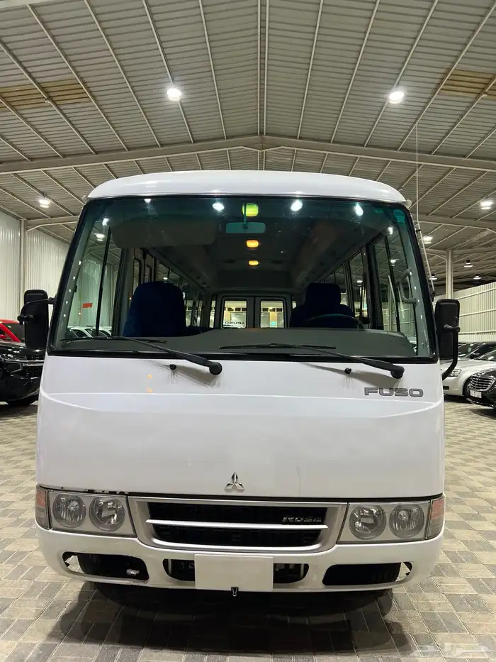 للبيع باص ميتسوبيشي روزا ديزل موديل 2014 مخزن 30 راكب 1