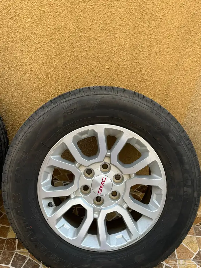 للبيع جنوط يوكن مع كفرات جديده 0