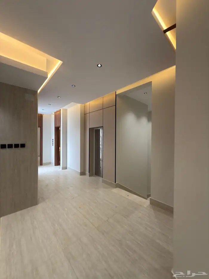 للبيع فلل مودرن بتصميم عصري ابها حى الزهور طريق المحاله ب 40