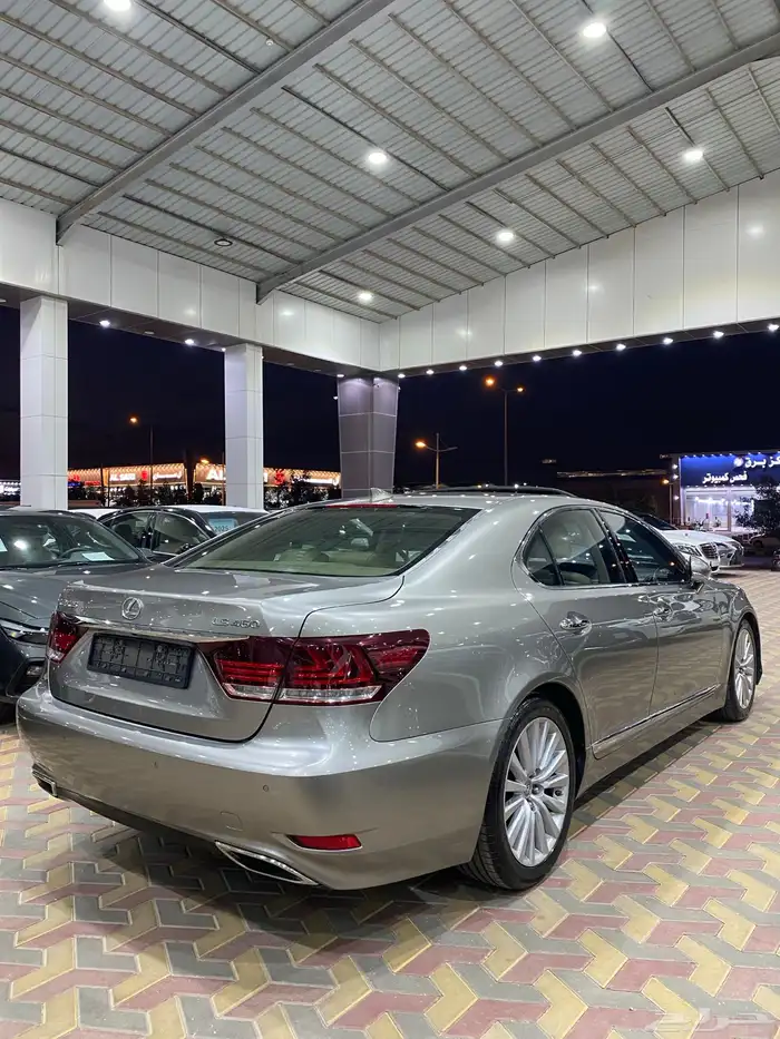 لكزس LS460 المديل 2014 العدد 210 الف 22