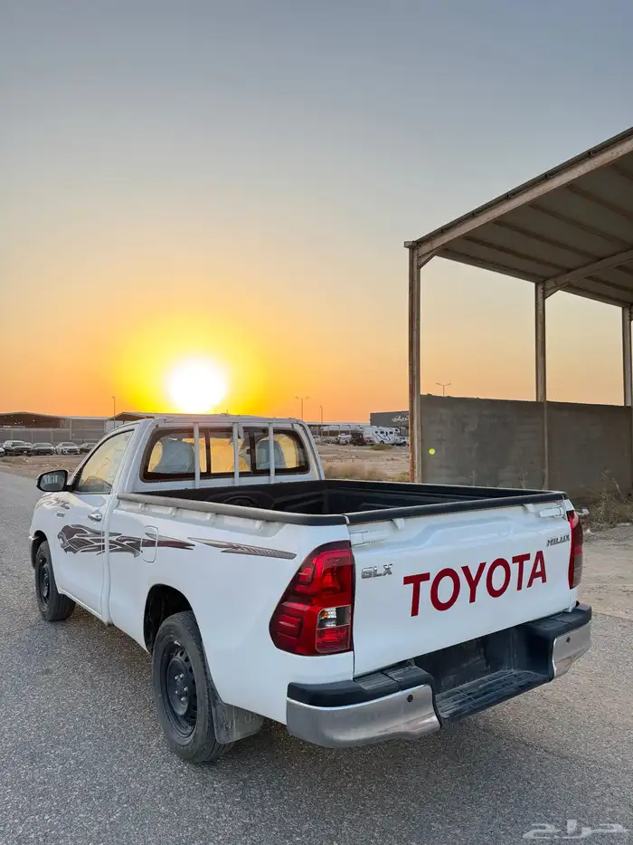 هايلوكس غماره 2023 فل كامل اصفار 14