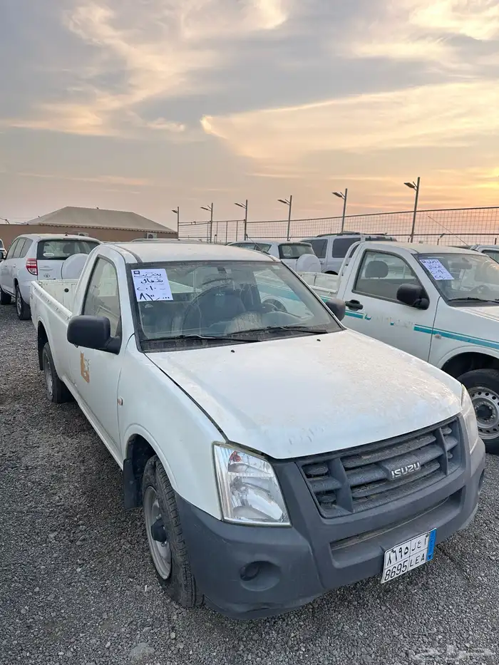 للبيع ددسن موديل 2008 وسيارات مختلفة بمزاد علني 24