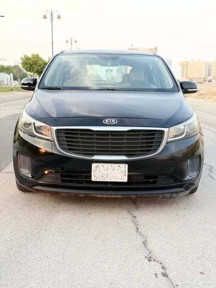 كيا كرنفال 2015 بنزين نضيف 11 راكب للبيع 3