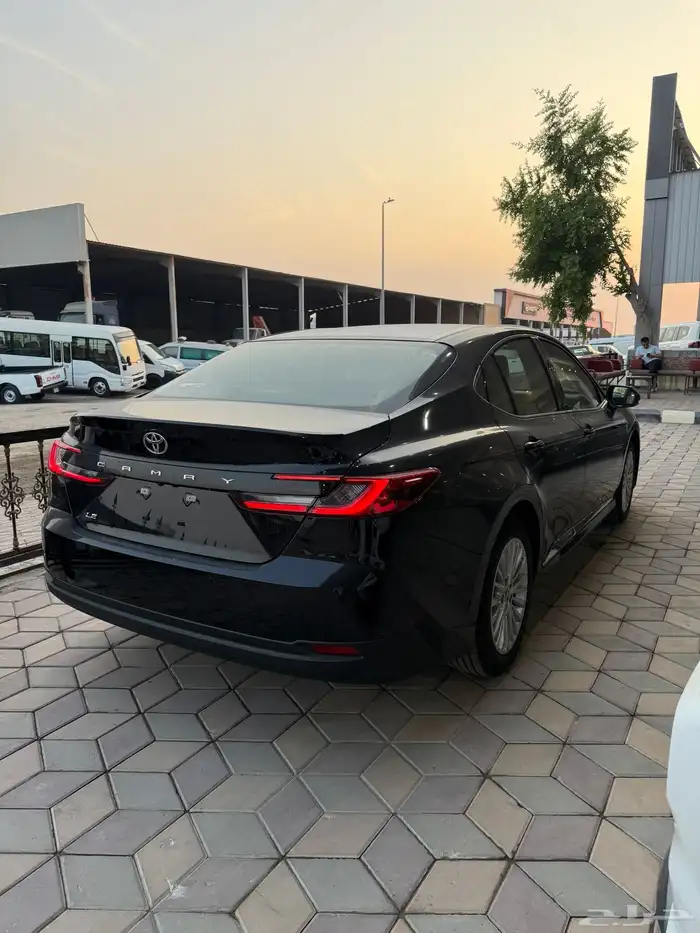 كامري LE بنزين وارد عبداللطيف موديل 2025 للبيع 3