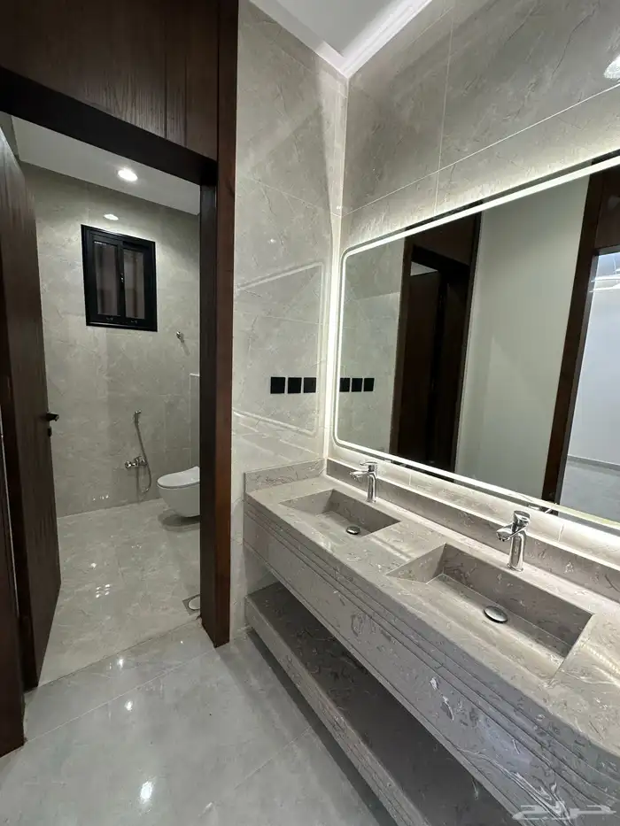 للبيع روفات فاخرة بحي مكتمل الخدمات حي الشفاء 19