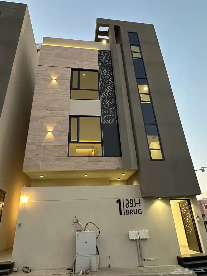 للبيع شقه علويه معها غرفه بالسطح بحى الحسام 0