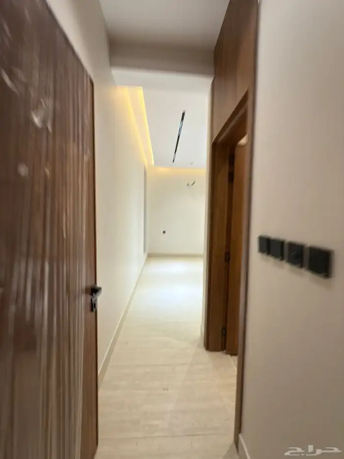 للبيع فلل مودرن بتصميم عصري ابها حى الزهور طريق المحاله ب 32