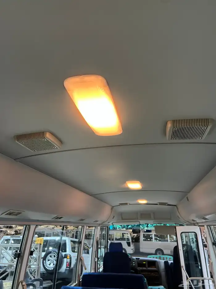 للبيع باص ميتسوبيشي روزا ديزل موديل 2014 مخزن 30 راكب 21