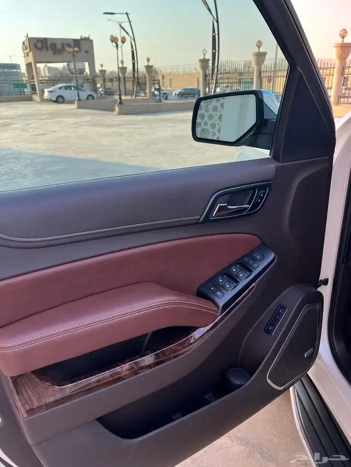 تاهو LTZ 2015 (( مخزن )) شبه جديد 19