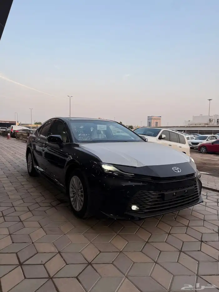 كامري LE بنزين وارد عبداللطيف موديل 2025 للبيع 2