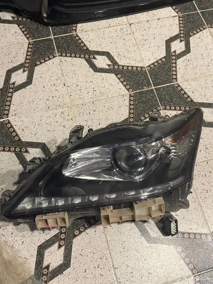 قطع غيار لكزس GS 3