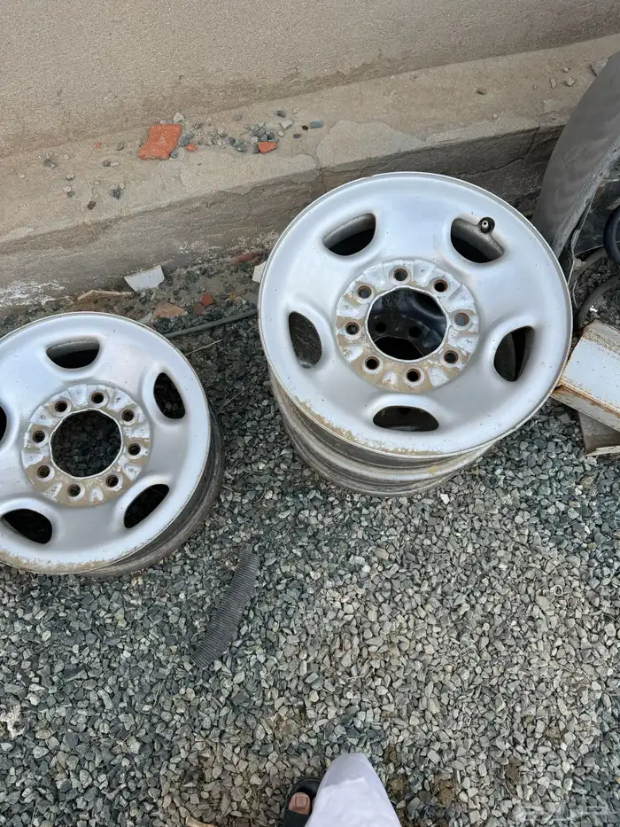 شبك جمس ومكينة 6 لتر بدون ضمان وجنوط 8 مسمار 4