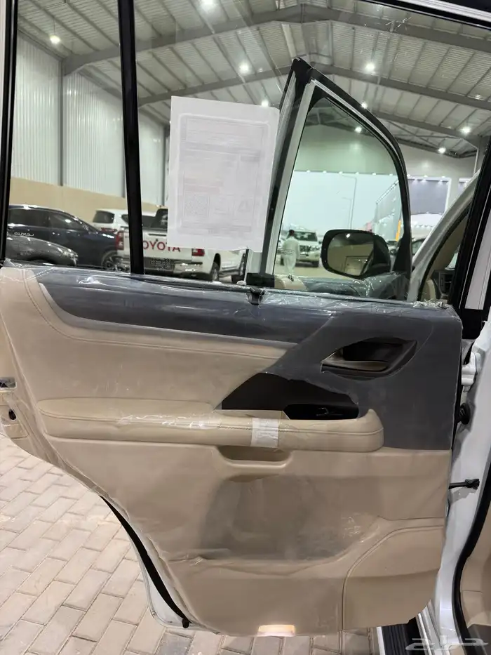 لكزس LX 570 2017 فل كامل DD بودي وكالة 12