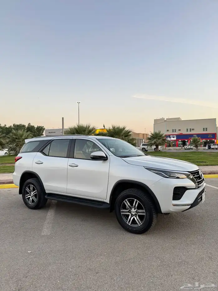 فورشنر 2023 6 سلندر VX سعودي 5