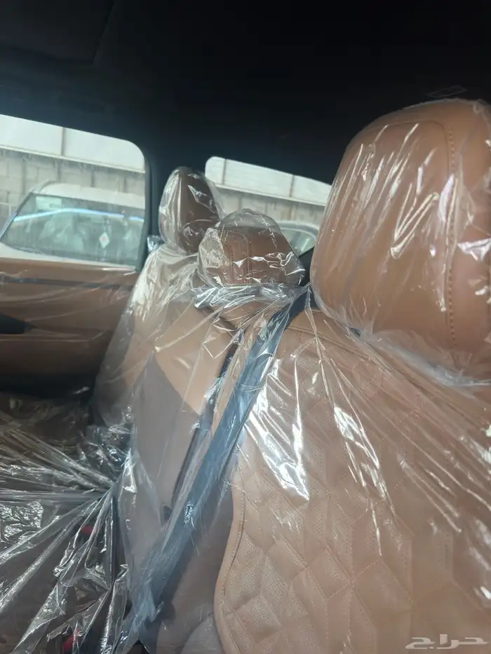 نيسان باترول بلاتينيوم V6 تنفس طبيعي 2026 اسود داخل جملي 14