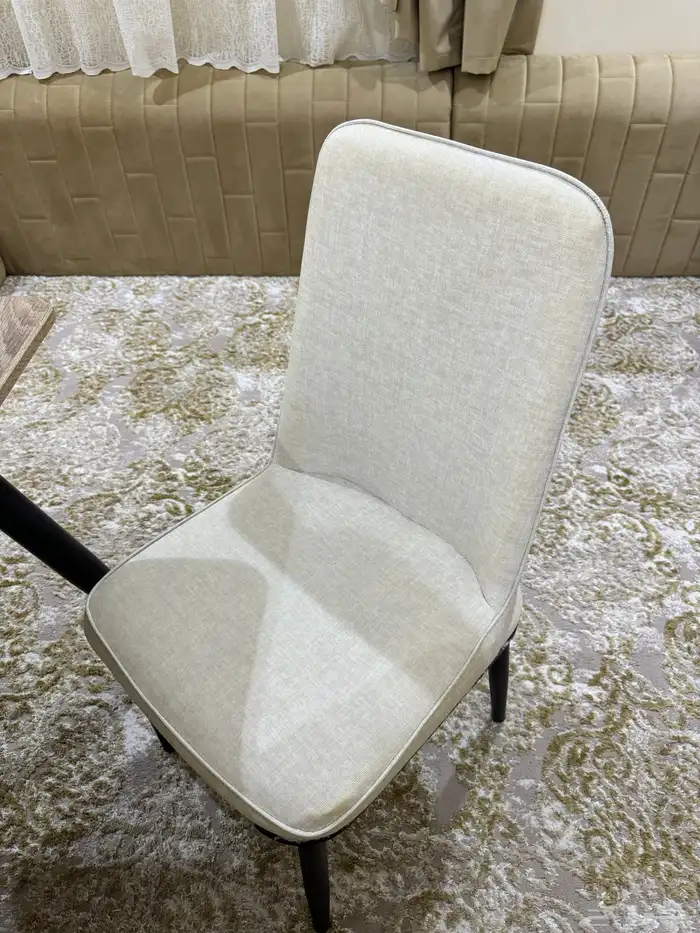 طاولة طعام 4 اشخاص 2