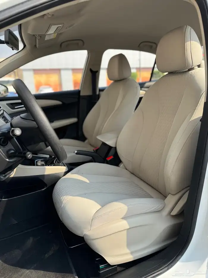 مجموعة من 10 سيارات MG 5 موديل 2023 السعر من 26000 الف 7