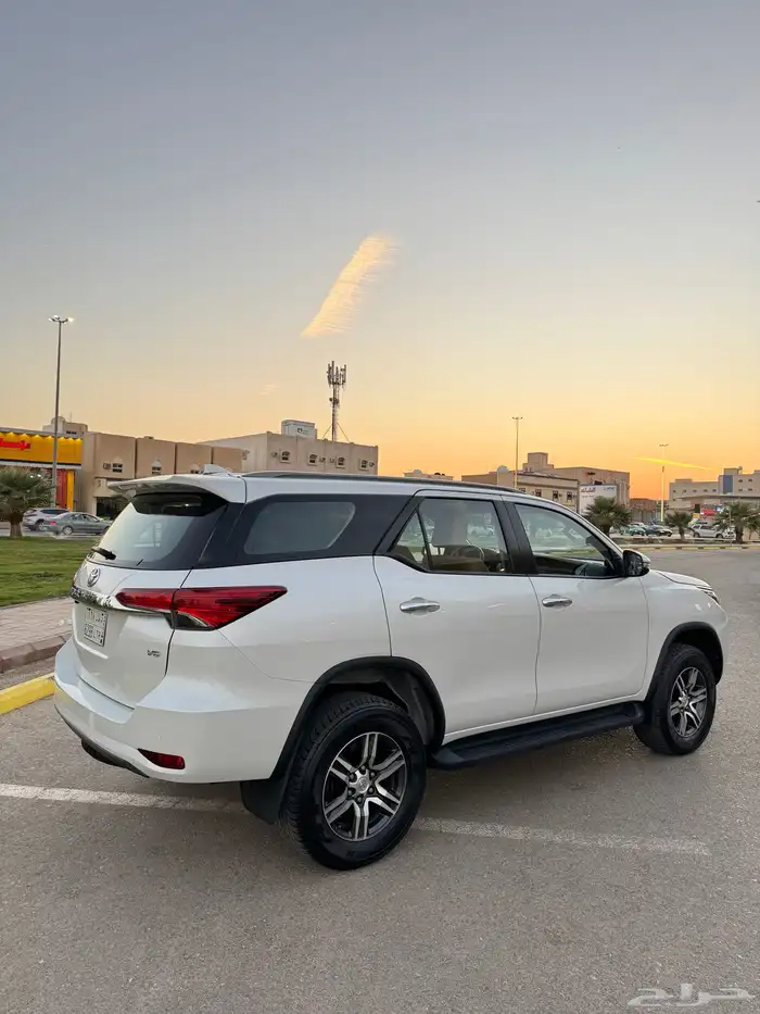 فورشنر 2023 6 سلندر VX سعودي 13