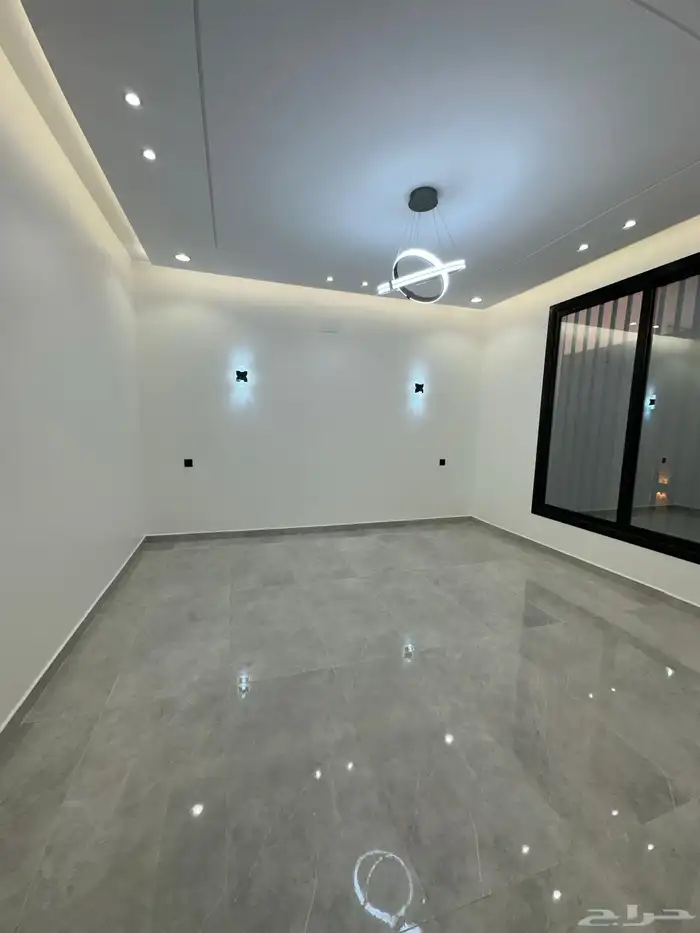 للبيع روفات فاخرة بحي مكتمل الخدمات حي الشفاء 8