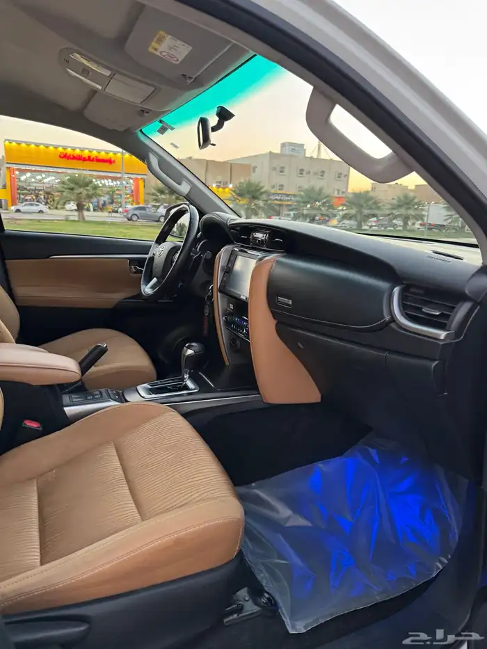 فورشنر 2023 6 سلندر VX سعودي 74