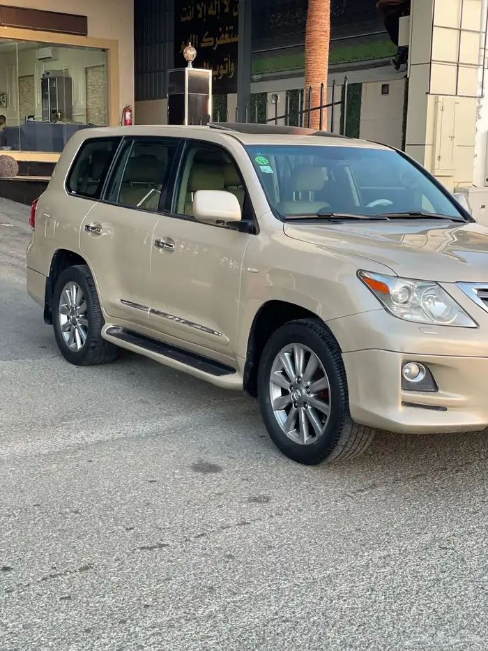 جيب لكزس فل 16