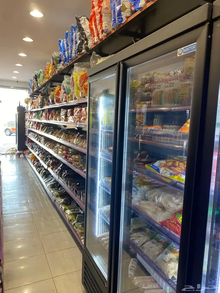 بقاله للتقبيل في راس تنوره 2