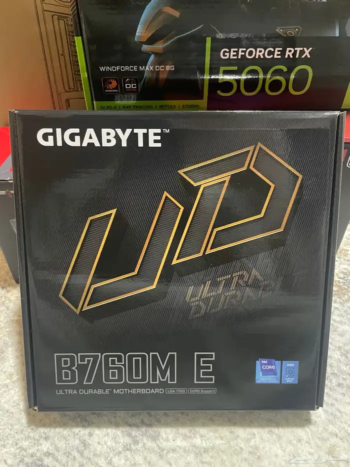 كمبيوتر RTX 5060   يد GameSir احترافية 2