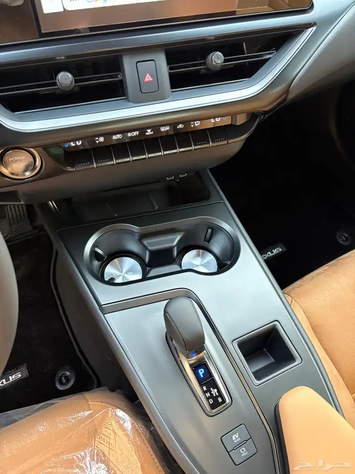 لكزس جديد New UX 300h 2024 11