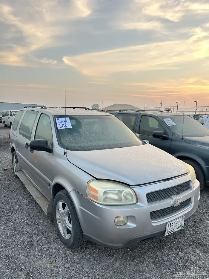 للبيع ددسن موديل 2008 وسيارات مختلفة بمزاد علني 33