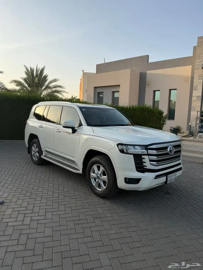 (تم البيع) لاندكروزر جكسار L2 ديزل 2022 17
