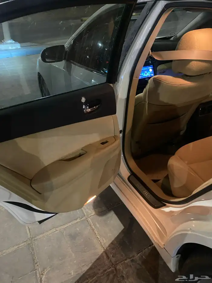 للبيع مكسيما 2010 5