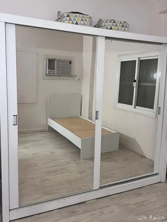 دولاب   سرير   تسريحه   رفوف 1