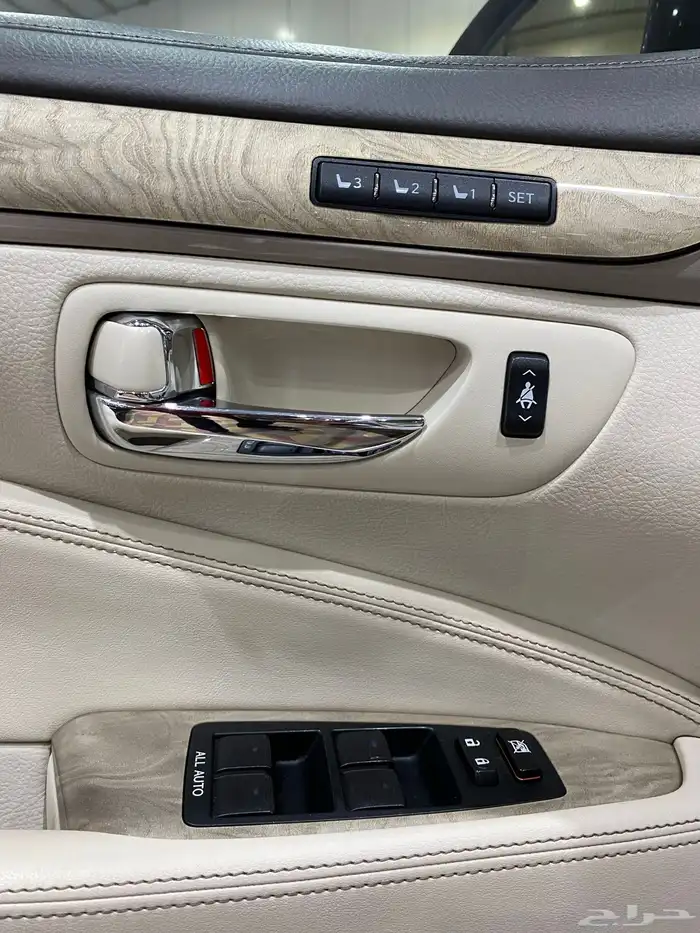 لكزس LS460 المديل 2014 العدد 210 الف 8