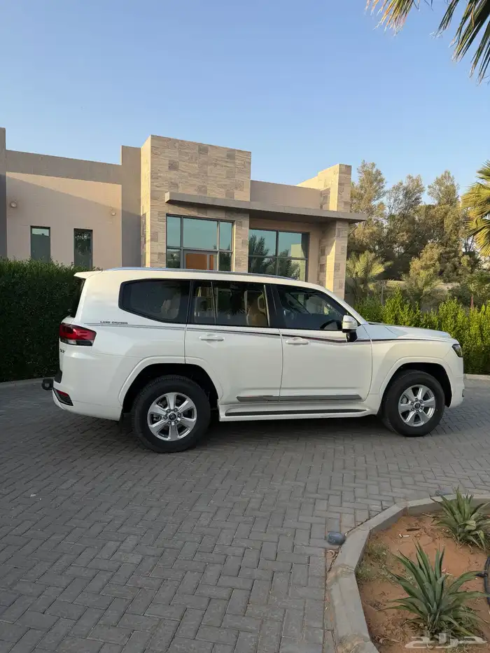 (تم البيع) لاندكروزر جكسار L2 ديزل 2022 7