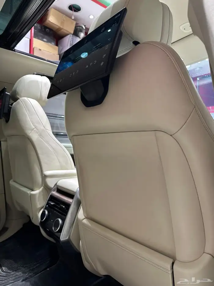 شاشات رنج روفر 2025 خليه شكل ومقاس وكاله 11.4 0