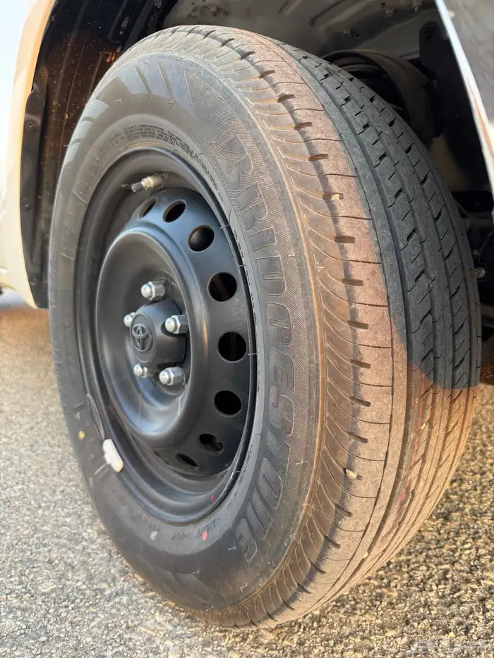 هايلوكس غماره 2023 فل كامل اصفار 30