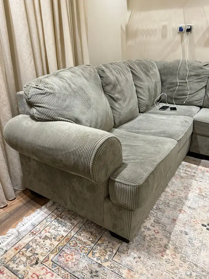 كنب آشلي مستخدم 1