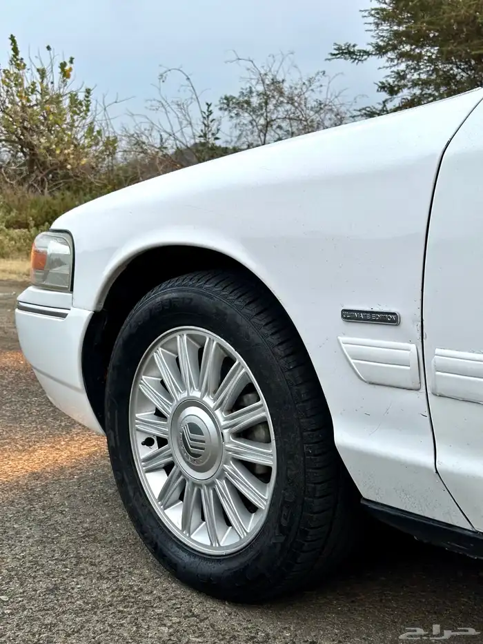 فورد جراند ماركيز 2011 نظييف شرط 12