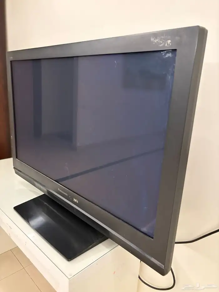 تلفزيون قديم يشتغل كويس الي يبي يعطيني سعر اقل يجي 0