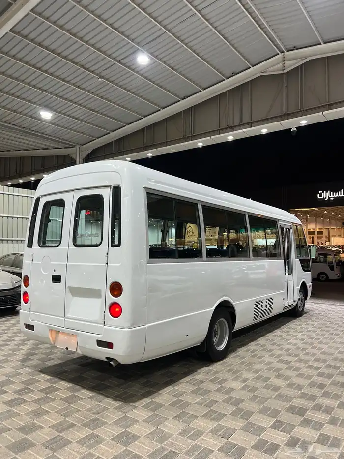 للبيع باص ميتسوبيشي روزا ديزل موديل 2014 مخزن 30 راكب 5