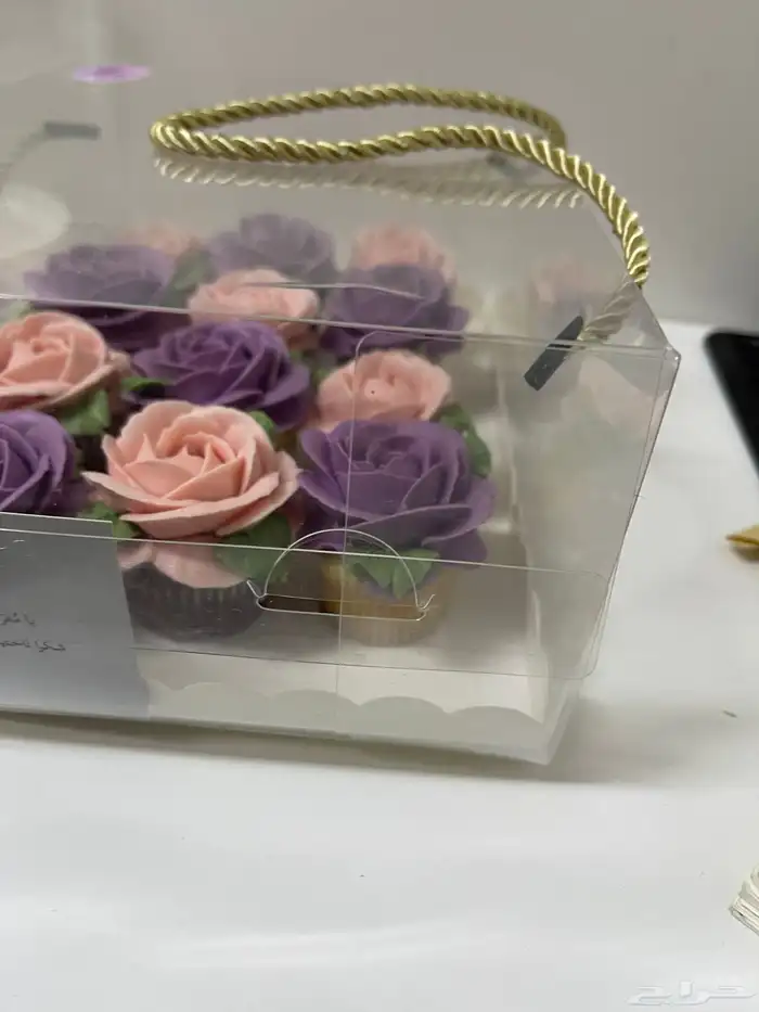 توزيعات ميني كب كيك على شكل ورد ( للاكل) 12