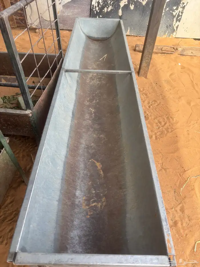 للبيع معالف غنم و معالف شعير 2