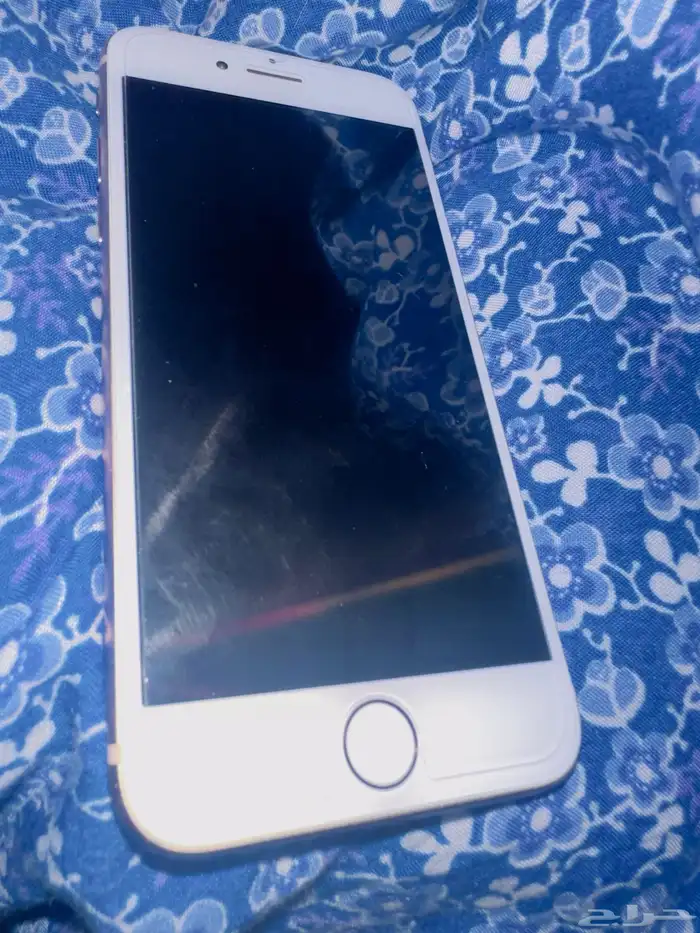 ايفون 8 مع كرتونه نظيف جدا 0